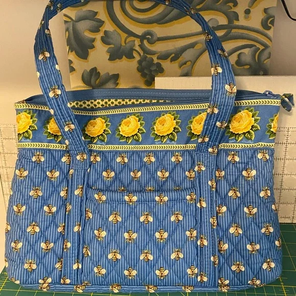 Vera Bradley Shoulder Bag - Picture 2 of 9